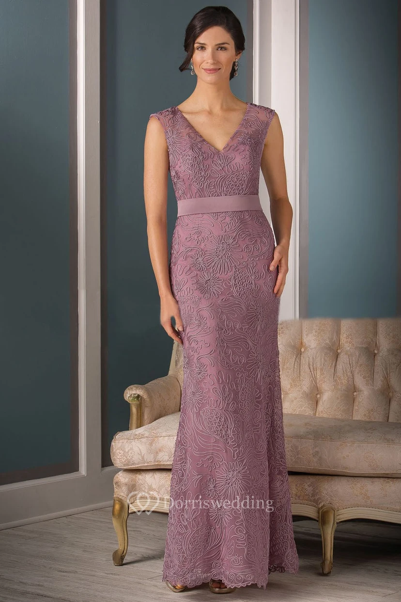 Brautmutterkleid mit V-Ausschnitt, kurzen Ärmeln, Applikationen und Falten view 2