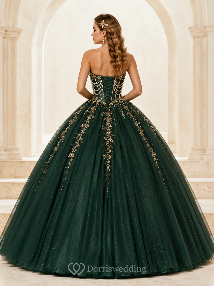 Robe de bal de princesse Quinceañera de luxe, vert foncé, or, sans bretelles, ornée de perles et d'un corset drapé. view 2
