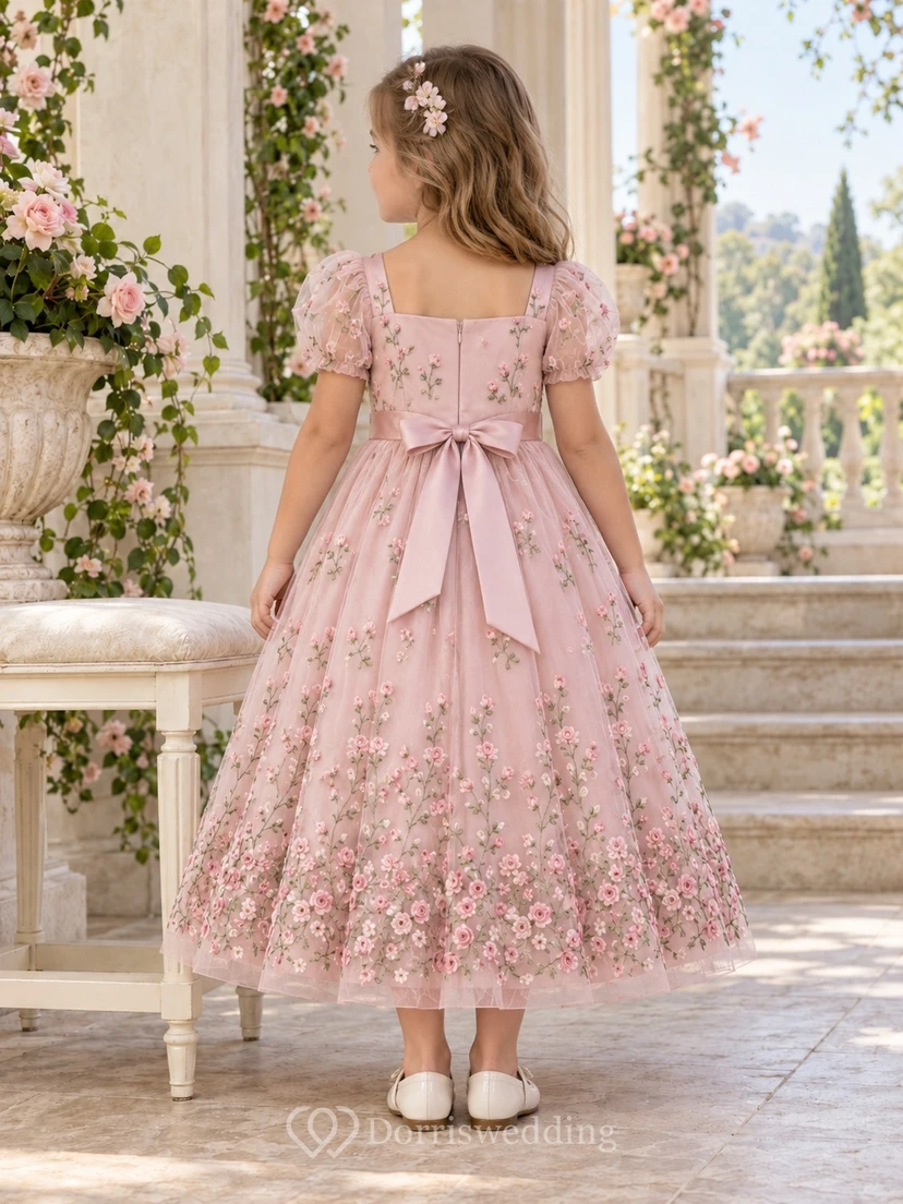 Teelanges, zartrosa geblümtes Sommerkleid in A-Linie aus Tüll mit Puffärmeln und Schleife am Rücken für Blumenmädchen view 2