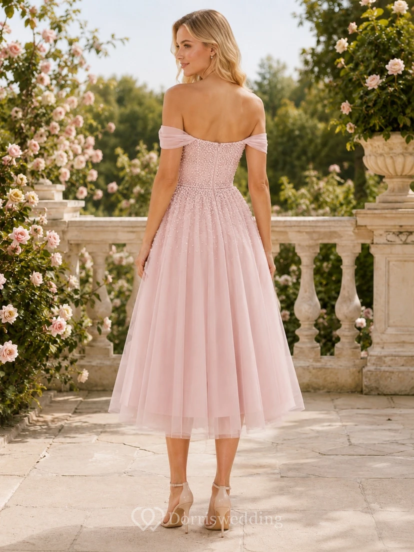 Teelanges, schulterfreies, romantisches Cocktailkleid aus rosa Tüll mit Perlenbesatz view 2
