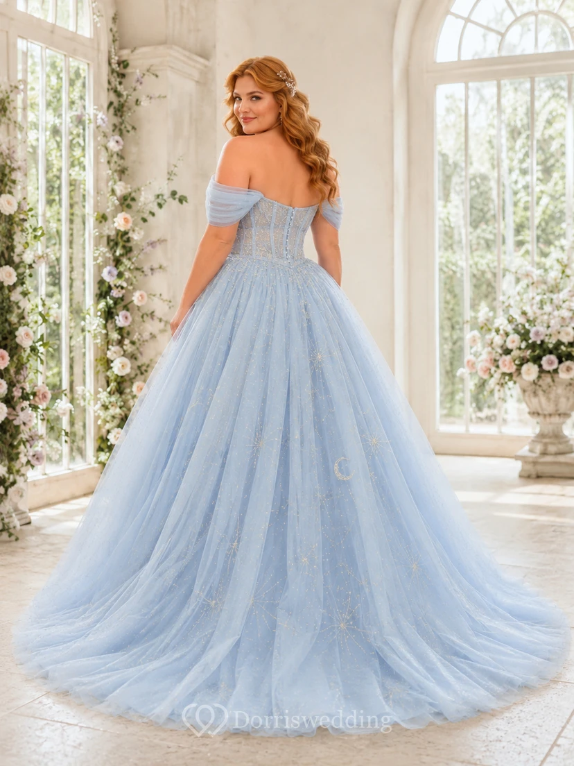 Robe de bal bleu ciel grande taille à épaules dénudées, brodée de motifs célestes, style non traditionnel view 2