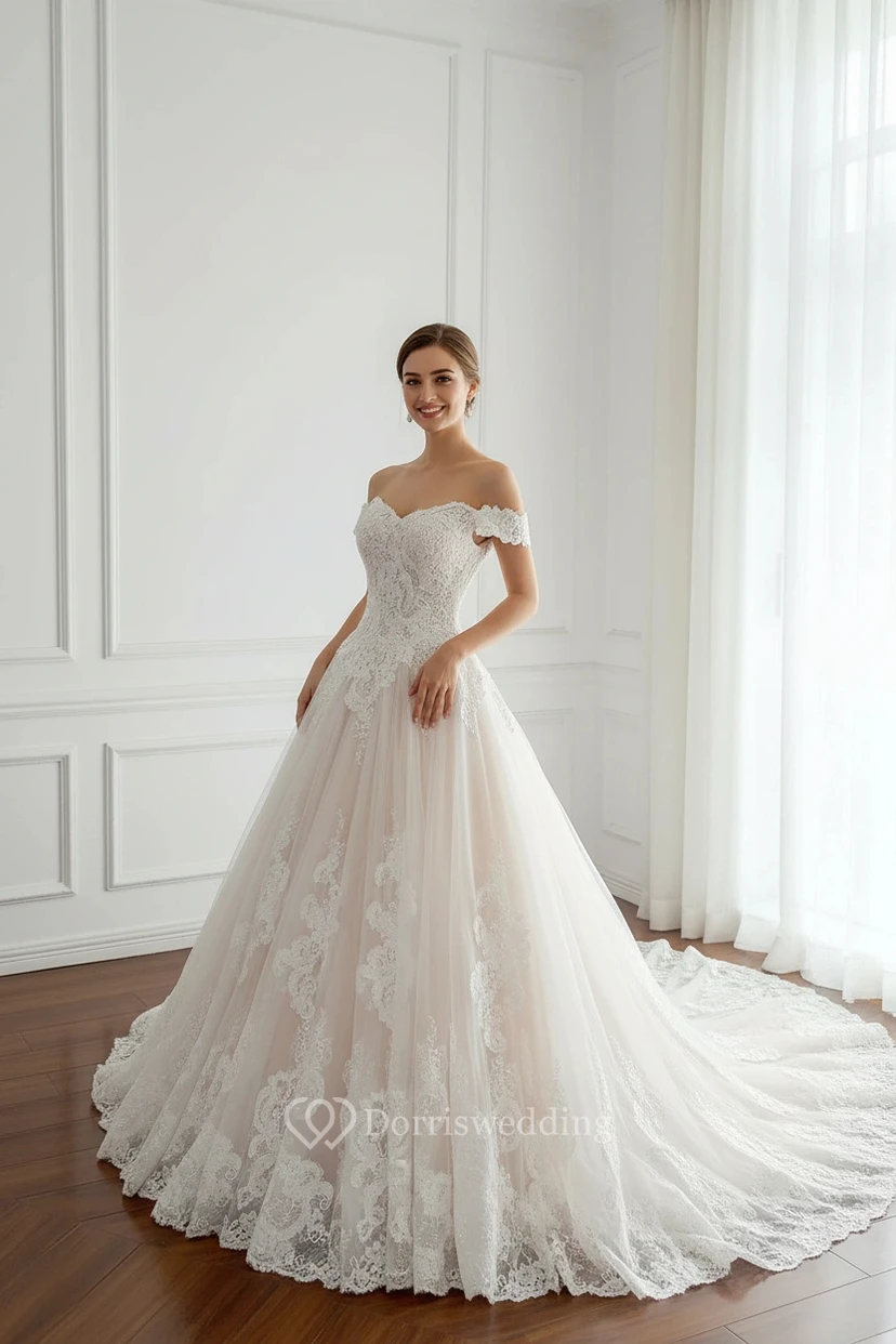 Romantisches schulterfreies Ballkleid aus Spitze – Prinzessinnen-Hochzeitskleid aus Tüll mit Herzausschnitt