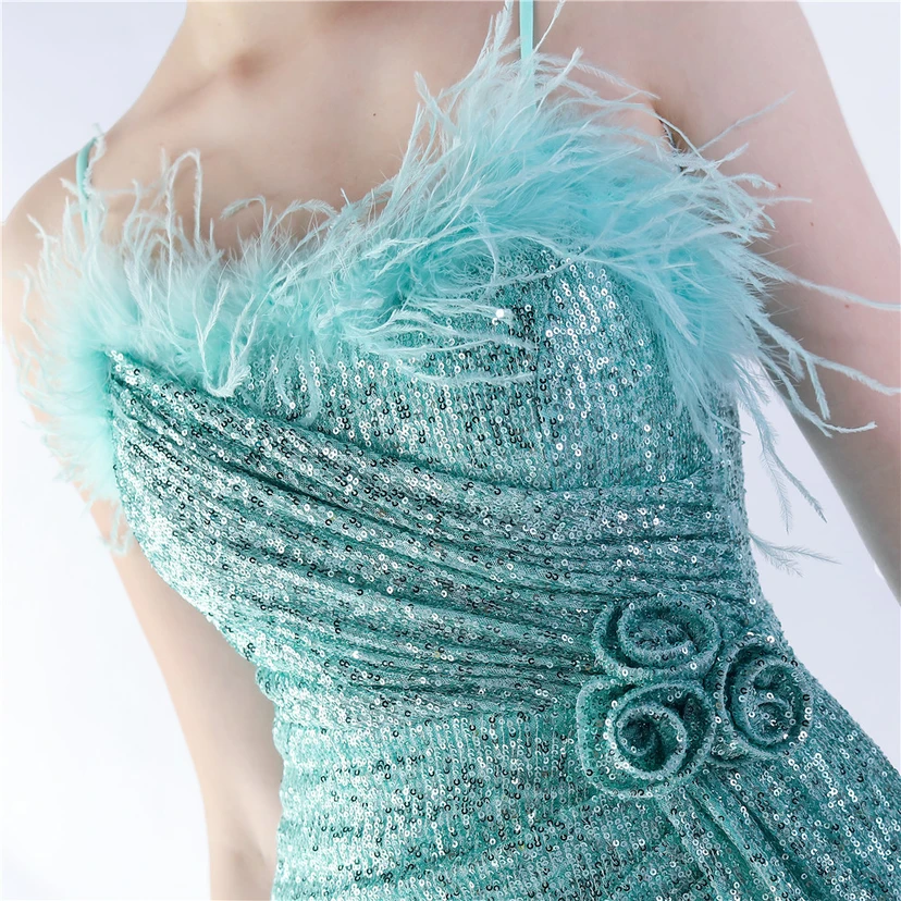 Vestido de noche de alta gama para bodas, con flores y detalles de plumas de avestruz. view 35