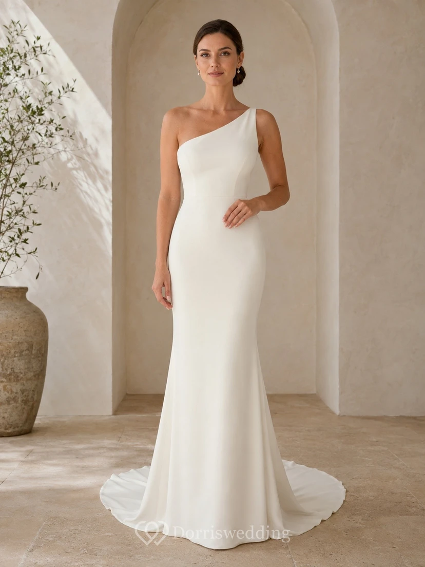 Vestido de novia sencillo de sirena con un solo hombro y cola asimétrica