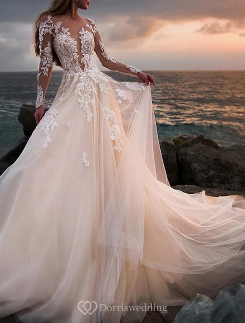 Elegantes, langärmeliges Ballkleid aus Spitze mit Kathedralenschleppe view 3