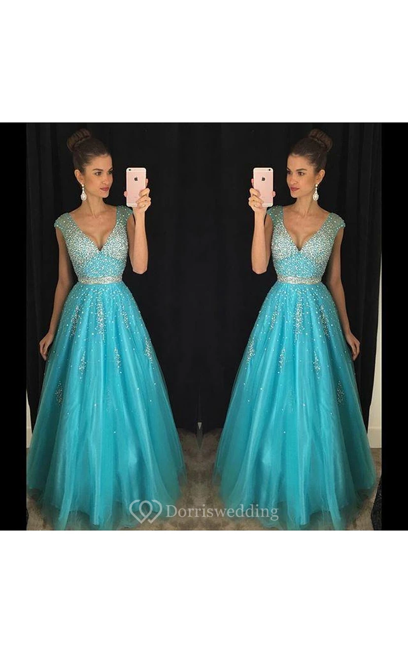 Robe de bal élégante à col V ornée de perles, longue coupe trapèze, en tulle view 2