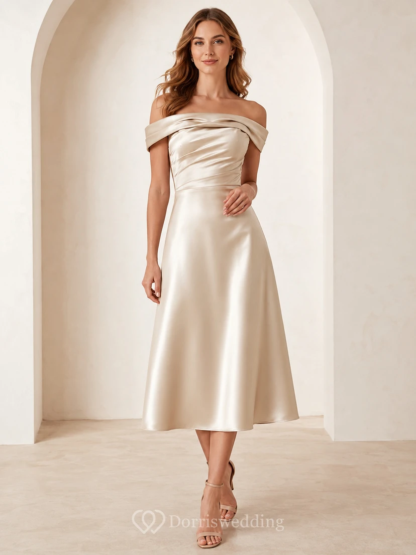 Robe de cocktail trapèze en satin champagne à épaules dénudées et épaules tombantes, longueur thé.