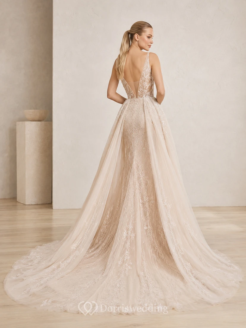 Robe de mariée fourreau en dentelle florale à décolleté plongeant et cape, style cape et jupe de chapelle luxueuse, style spaghetti et dentelle florale view 2