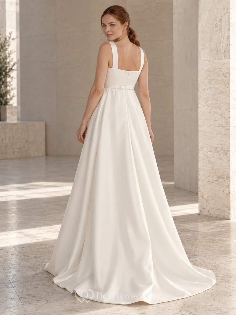 Robe de mariée trapèze en satin, sans manches, col carré et nœud empire, coupe simple. view 2