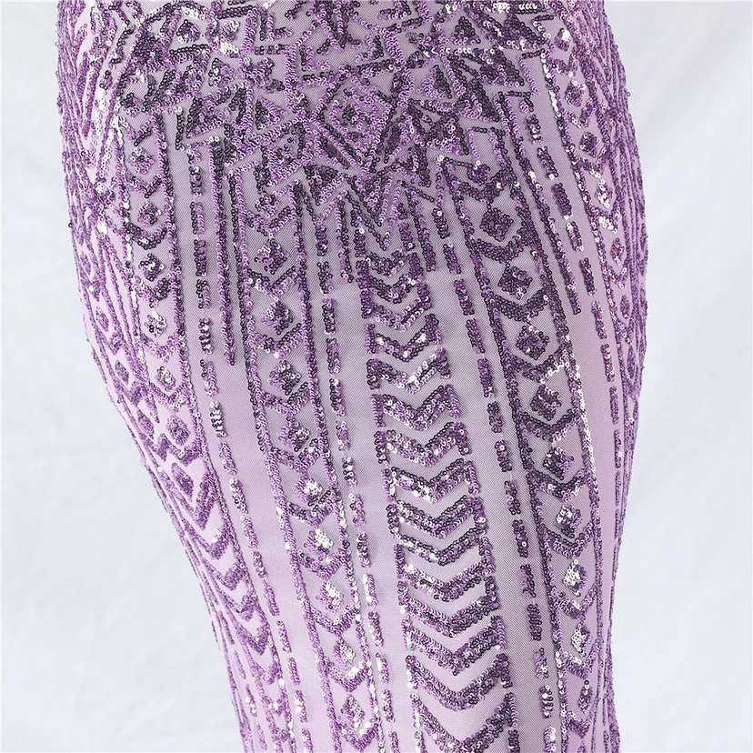 Robe de soirée haut de gamme ornée de perles florales et de plumes d'autruche. view 39