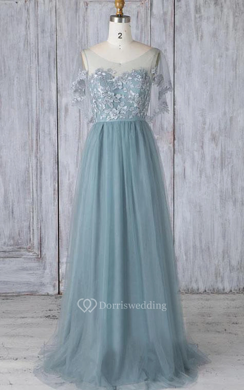 Bodenlanges, schlichtes, formelles A-Linien-Kleid aus Tüll mit kurzen Ärmeln und Falten