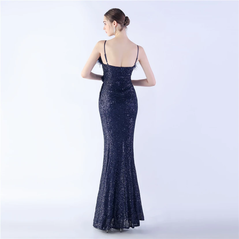 Vestido de noche de alta gama para bodas, con flores y detalles de plumas de avestruz. view 60