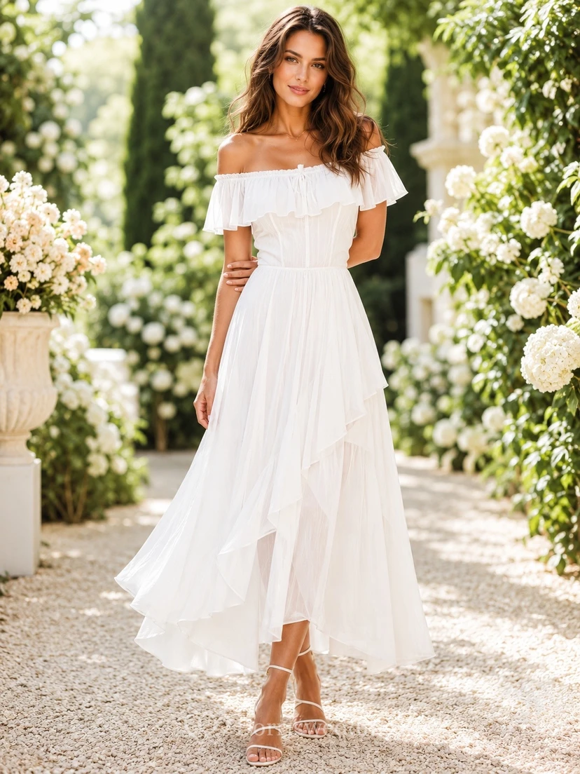 Boho-Kleid aus weißem Chiffon mit schulterfreiem, asymmetrischem Saum für Gartenpartys