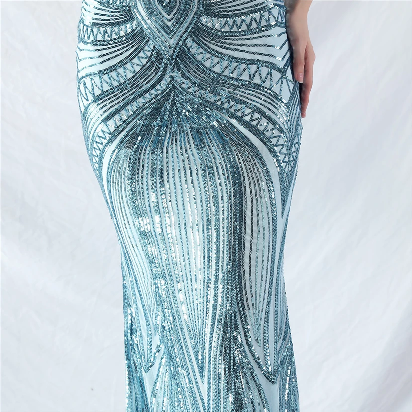 Vestido de noche con cuentas florales y plumas de avestruz elaboradas artesanalmente view 43