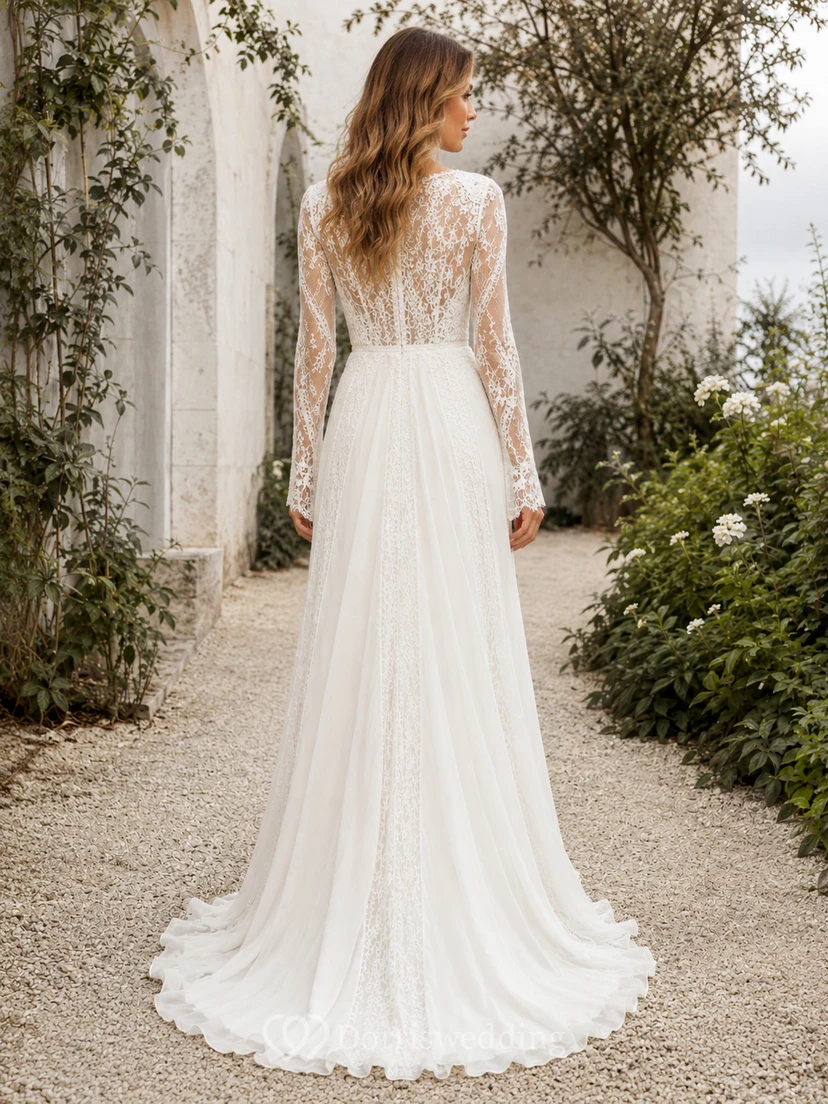 Robe de mariée romantique en mousseline de soie à col en V, manches longues et coupe trapèze, ornée d'un col en V et d'une traîne courte, ornée d'un imprimé floral. view 2