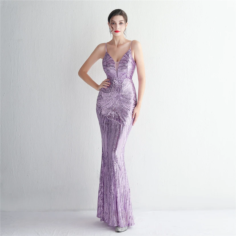 Vestido largo de noche con lentejuelas y tirantes de flores, ajustado, elegante y de estilo sofisticado. view 47