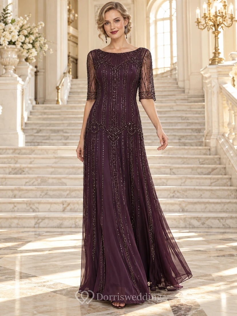 Langes, formelles Abendkleid aus den 1920er Jahren in Pflaumenfarbe mit U-Boot-Ausschnitt, Perlenbesatz und transparenten Ärmeln