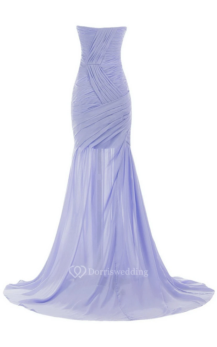 Vestido de novia con escote corazón, cola larga, fruncido y abalorios. view 11