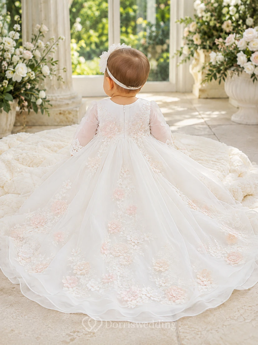 Taufkleid mit floralen Applikationen, A-Linie, Tüllspitze, lange Ärmel, Schleppe view 2