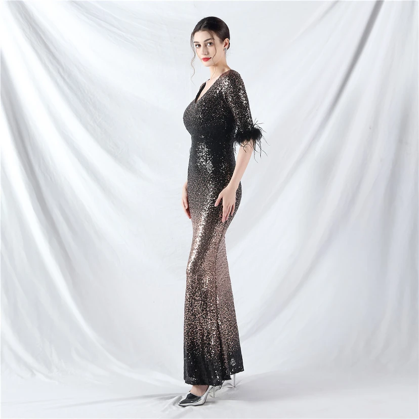 Robe de soirée artisanale à manches longues ornée de plumes d'autruche et de perles dégradées view 43