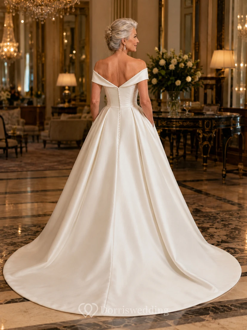 Schulterfreies Satin-Ballkleid mit Schleppe für ältere Bräute view 2