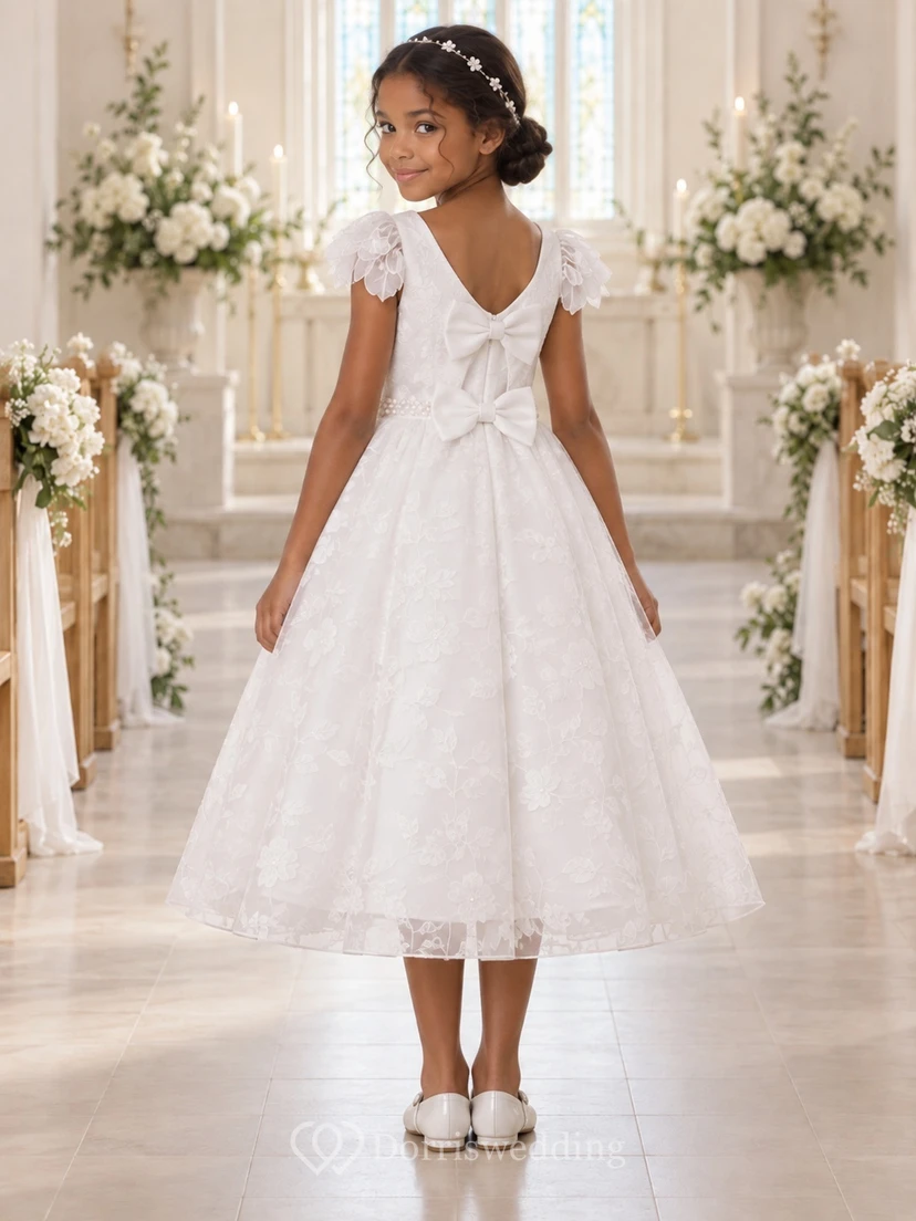Vestido de niña de flores blanco de corte A con encaje floral, mangas con volantes, espalda en V y doble lazo, largo hasta la rodilla. view 2