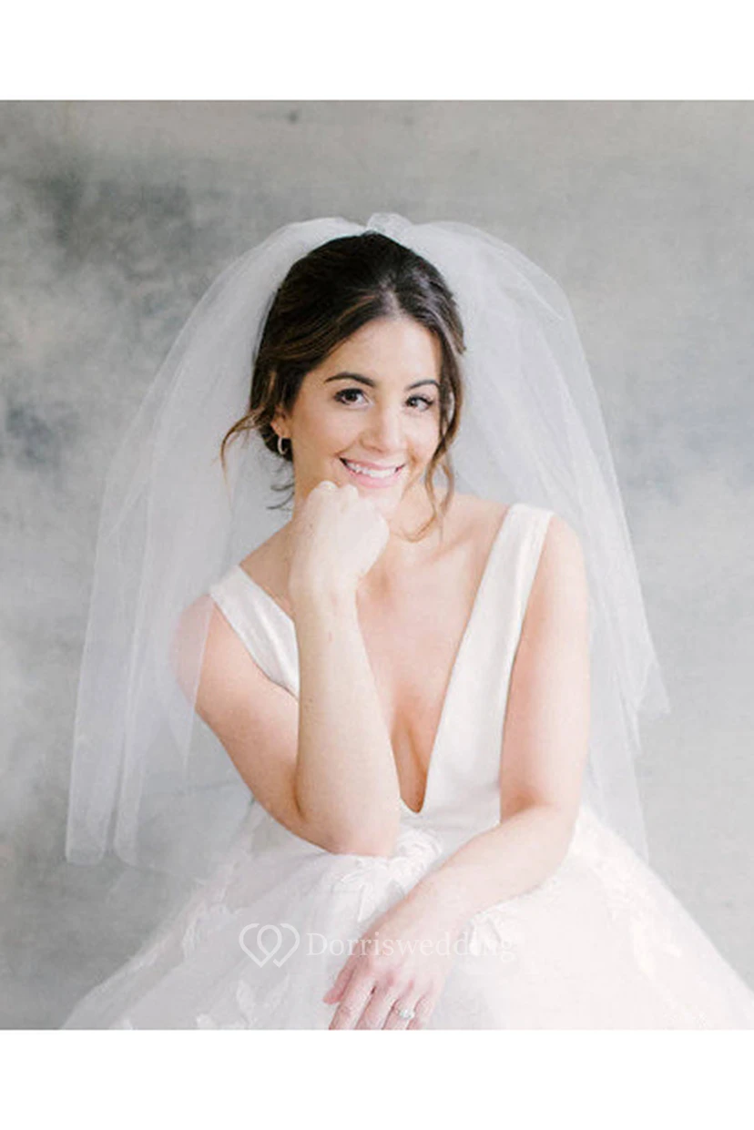 Cute Fluffy Short Tulle Wedding Veil view 3