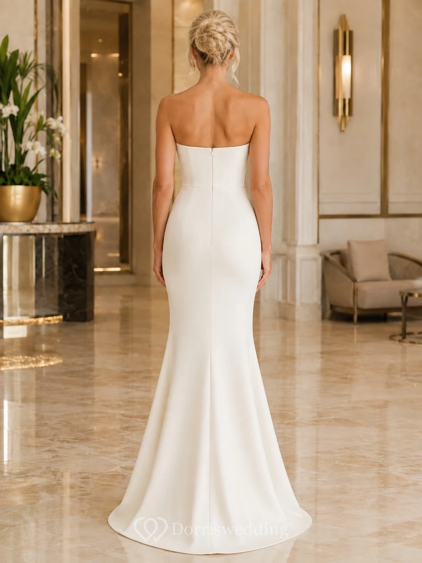Vestido de novia moderno, sencillo, largo hasta el suelo, de satén, sin tirantes, estilo sirena. view 2