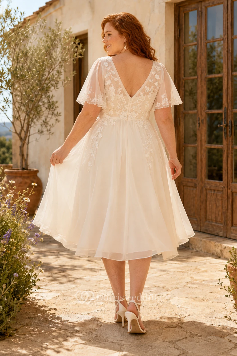 Robe de mariée grande taille en tulle, col en V, manches courtes, longueur thé view 2