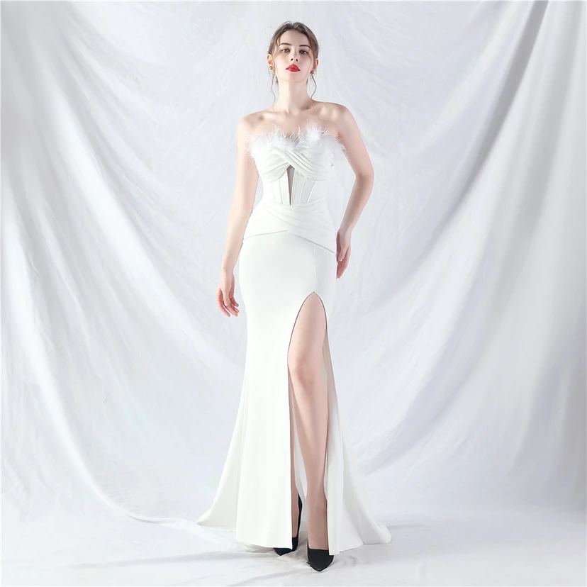 Fischgrätmusterweste, tailliertes Satinkleid mit Faltenwurf, handgefertigtes High-End-Abendkleid mit Straußenfedern view 47