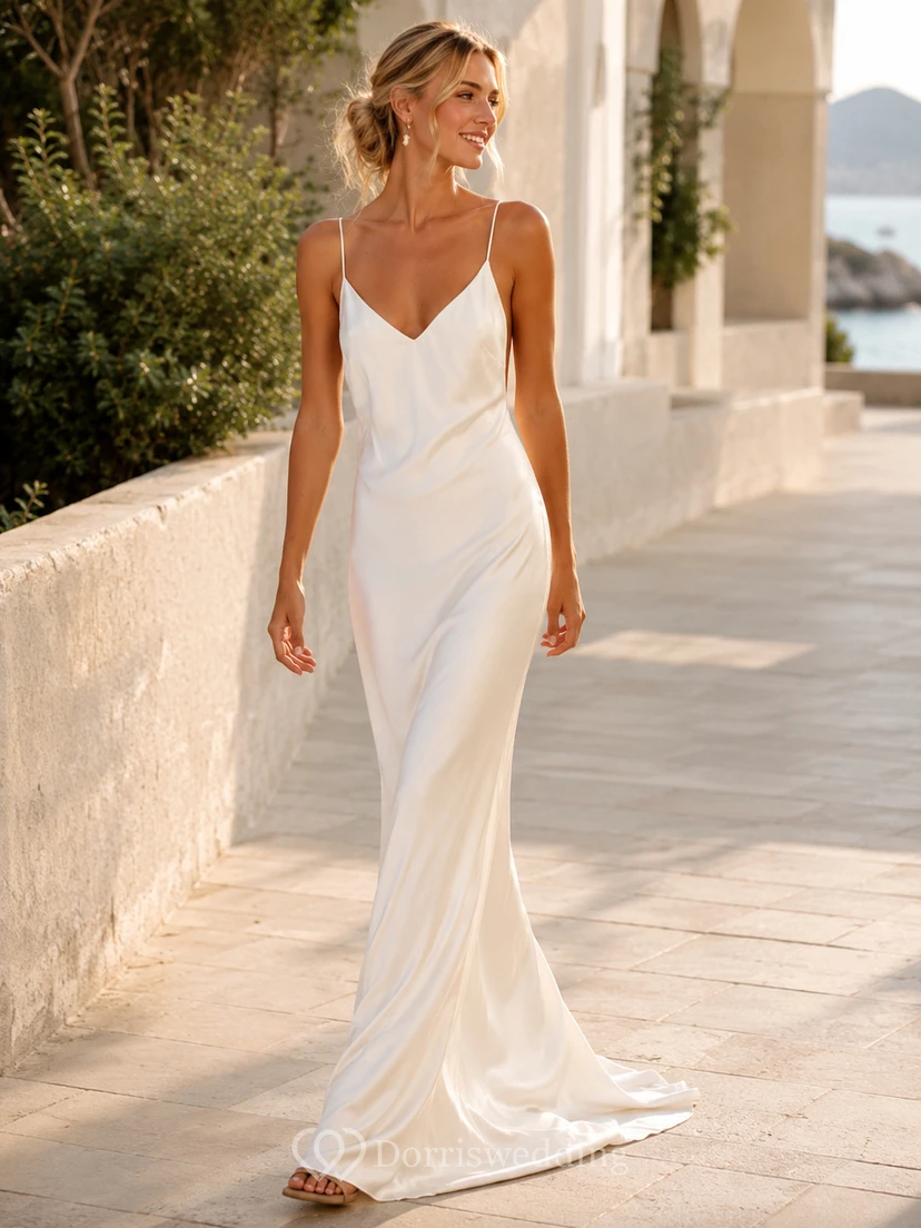 Robe de mariée minimaliste en satin, nuisette et dos nu drapé. view 5