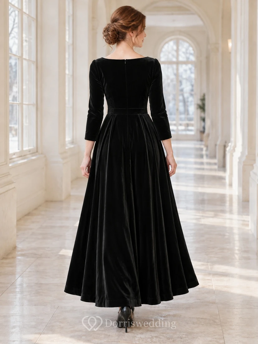 Vestido de dama de honor de terciopelo negro con escote barco, mangas tres cuartos y largo hasta los tobillos view 2