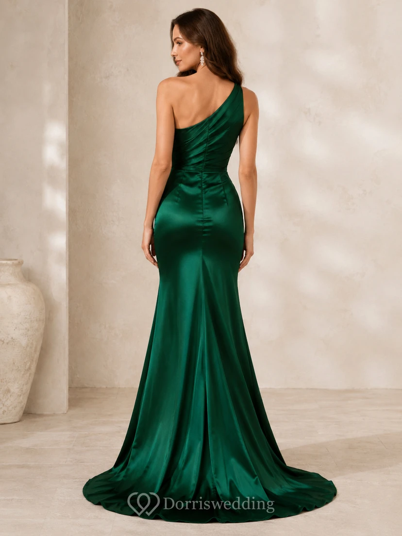 Dunkelgrünes, schulterfreies Satin-Abendkleid mit Schlitz view 2