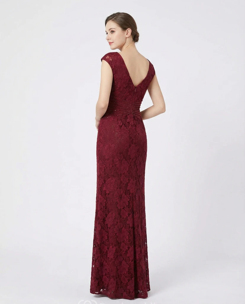 Langes Spitzenkleid mit kurzen Ärmeln und Perlenstickerei view 2