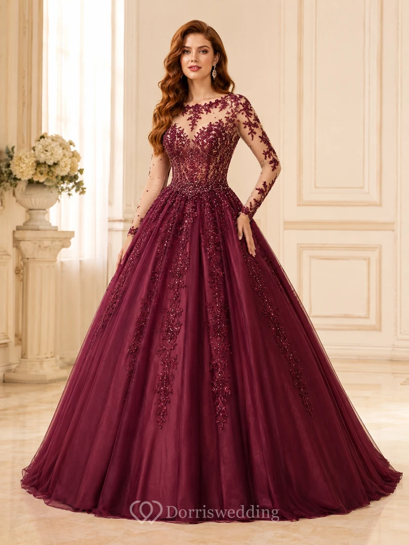 Vestido de fiesta formal de quinceañera de lujo color burdeos, manga larga, cuello alto, efecto ilusión y detalles de cuentas.