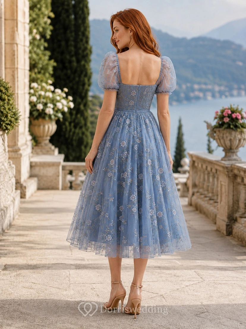 Schieferblaues, eckiges Ausschnittkleid mit Puffärmeln aus Tüllspitze, A-Linien-Schnitt und Teelänge mit Blumenmuster – Gästekleid view 2