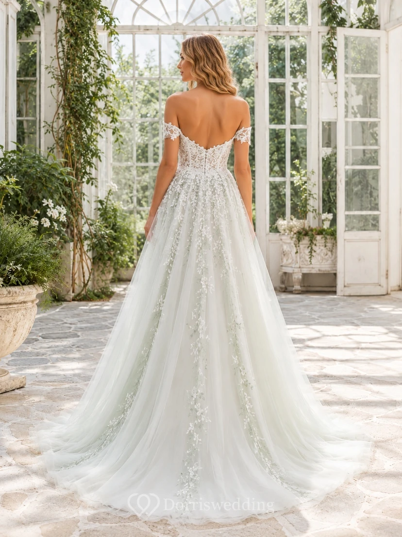 Celadonfarbenes, florales Brautkleid in A-Linie mit schulterfreiem Schnitt, kurzen Ärmeln und Kapellenschleppe im Boho-Stil – romantisches Design view 2