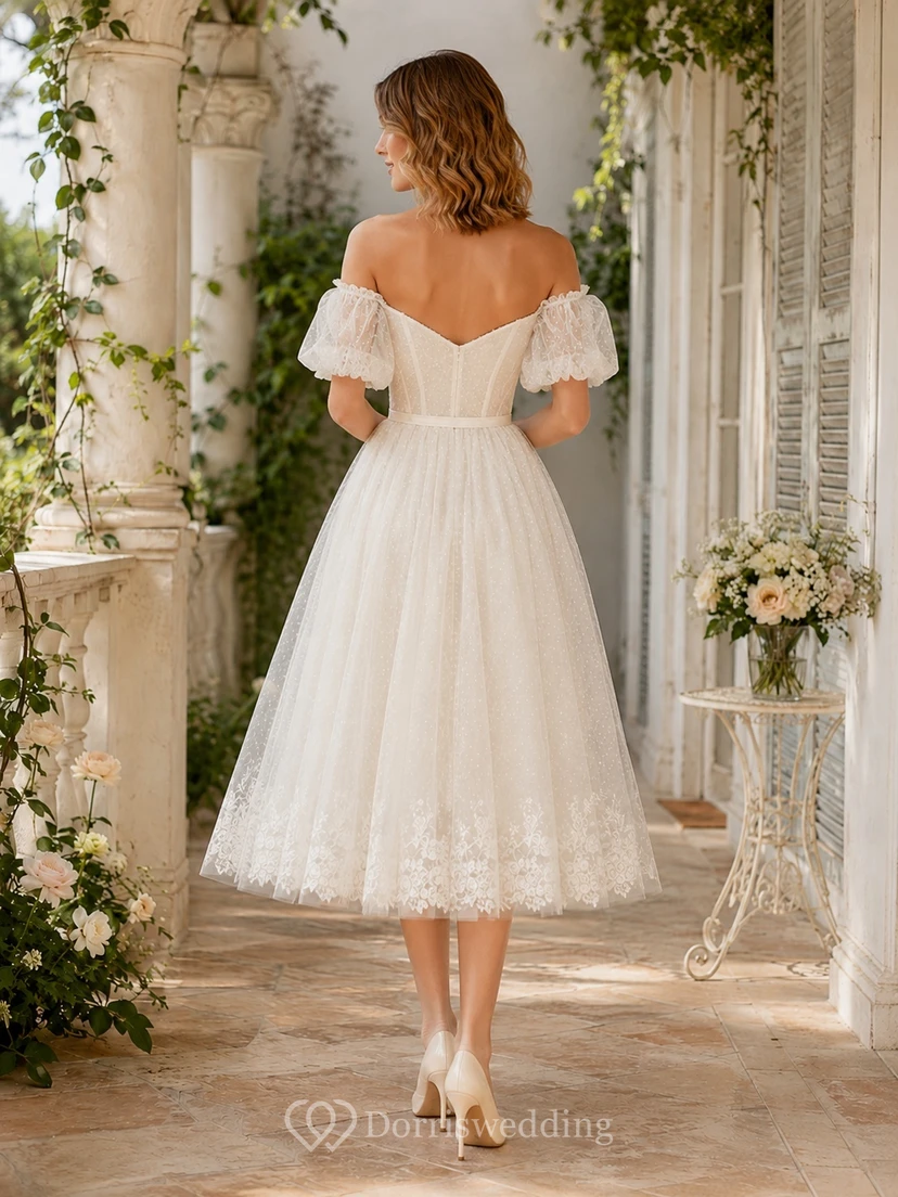 Vintage Teelänge, schulterfreies Brautkleid mit Herzausschnitt, Puffärmeln und Spitze aus Tüll view 2