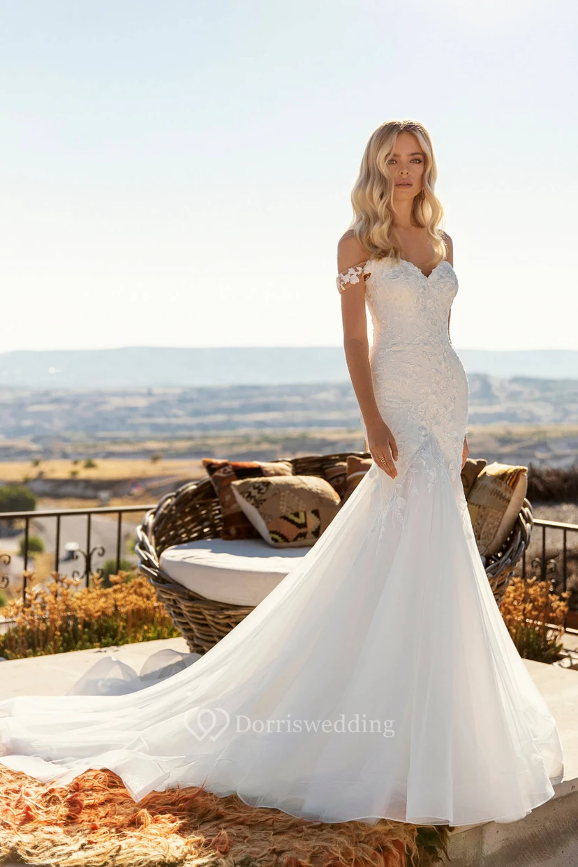 Robe de mariée sirène sexy en dentelle et tulle, dos corset avec traîne chapelle, épaules dénudées