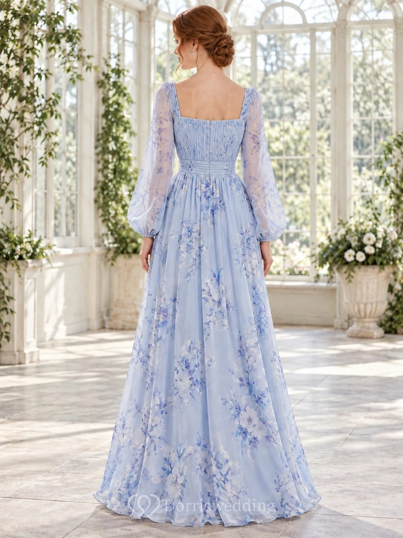 Himmelblaues Brautjungfernkleid aus Chiffon mit Blumenmuster, plissiertem Oberteil, eckigem Ausschnitt, langen Ärmeln und bodenlanger Länge view 2