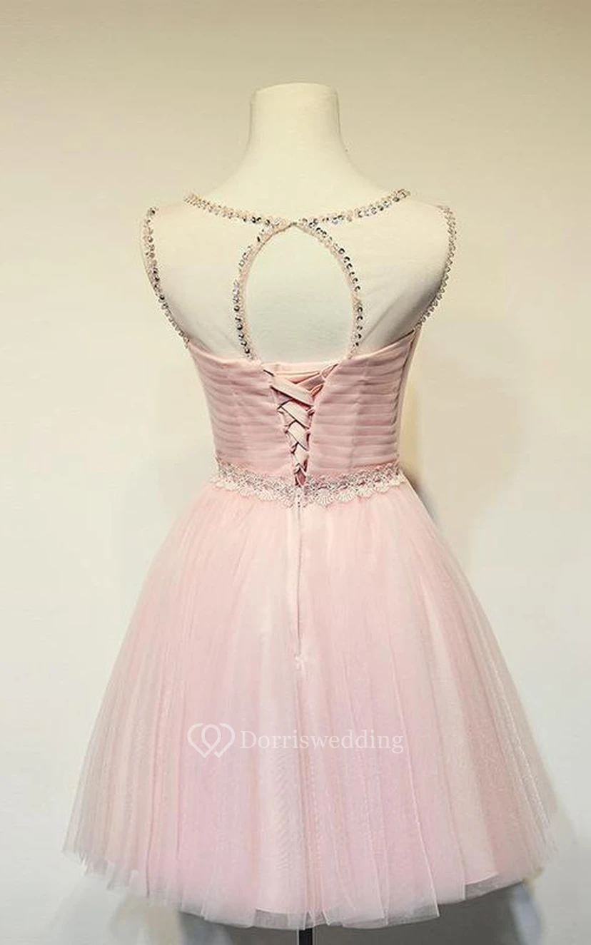 Robe courte en tulle sans manches ornée de bijoux view 2