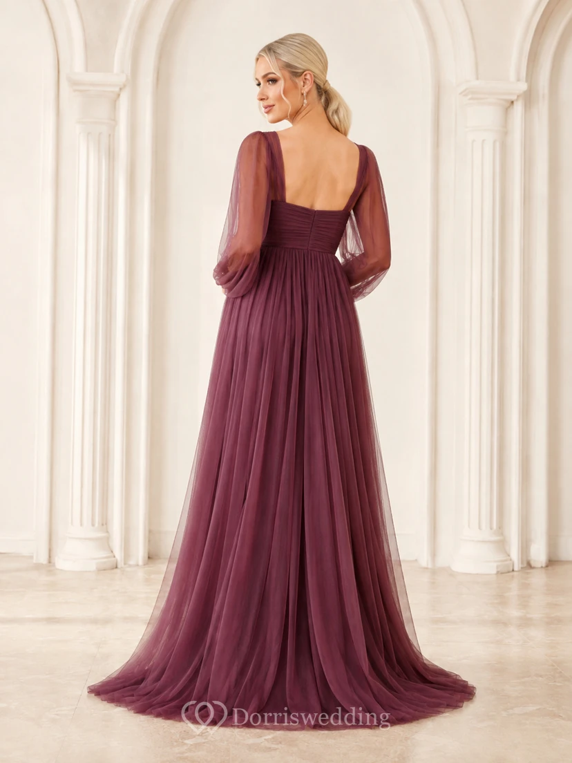 Burgunderfarbenes Umstands-Abendkleid aus Tüll mit eckigem Ausschnitt, Poetenärmeln und Falten view 2