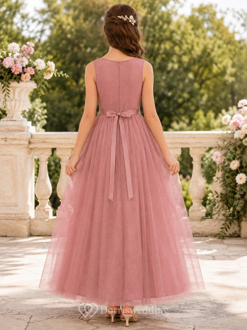 Vestido de dama de honor juvenil color rosa empolvado, corte en A, escote redondo, sin mangas, tul, detalle de lentejuelas, elegante. view 2