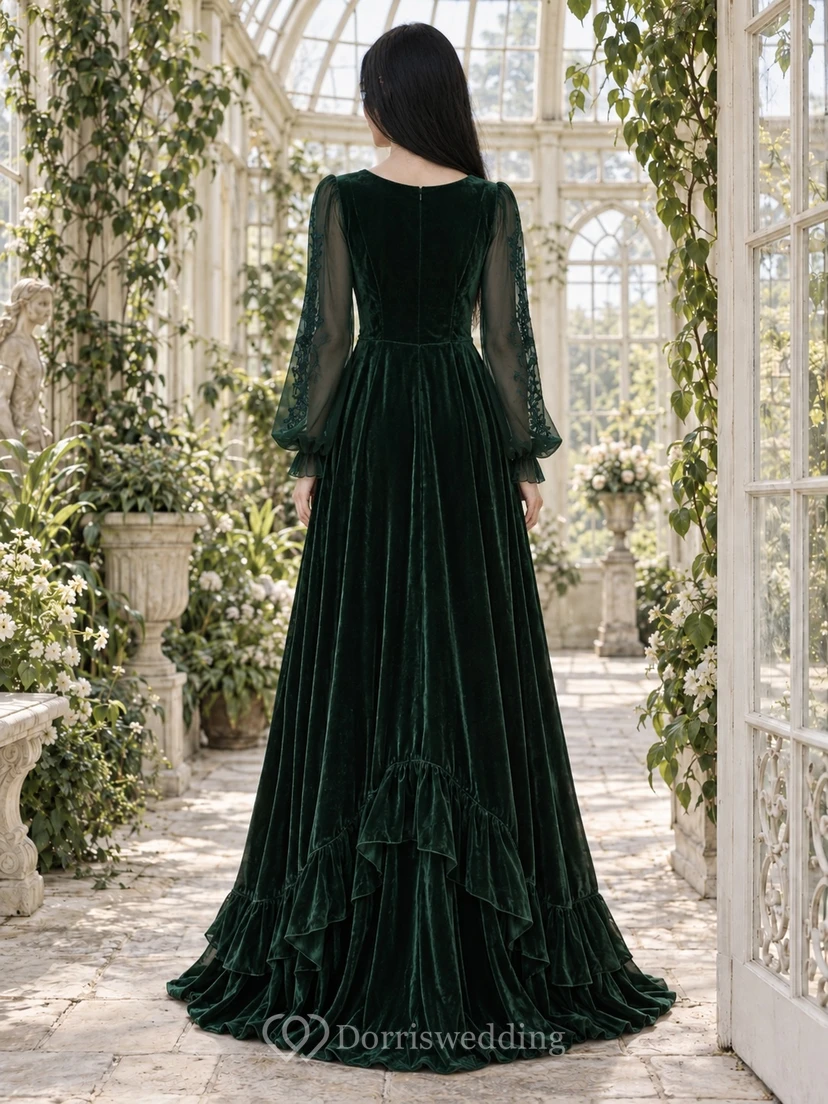 Vestido de dama de honor gótico romántico de manga larga con escote en V, cuello en V y bajo con volantes. view 2