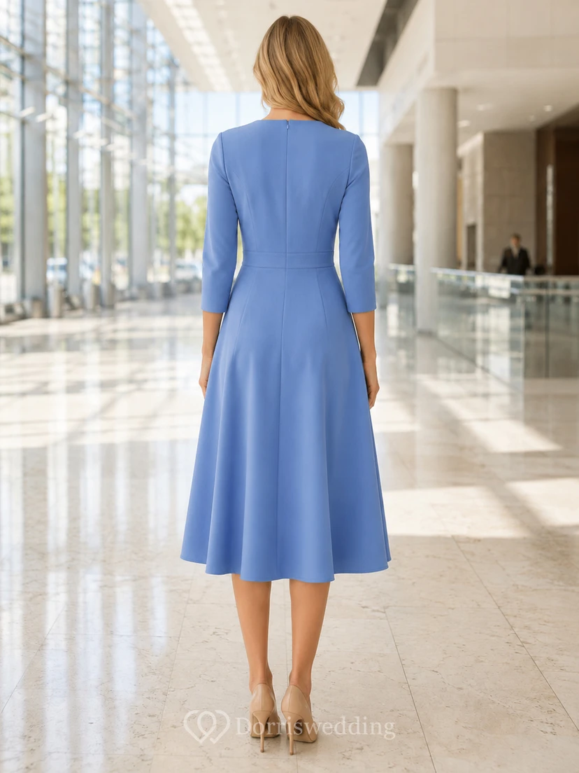 Robe midi de conférence bleu clair à manches longues et col rond, coupe trapèze view 2