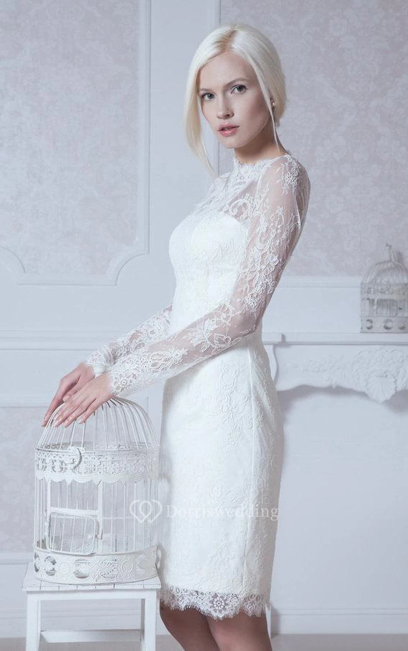 Vestido de encaje de manga larga con cuello alto y escote en la espalda, ideal para la renovación de votos. view 2