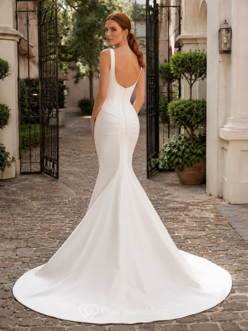 Robe de mariée sirène en crêpe à col carré simple, style domaine historique view 2