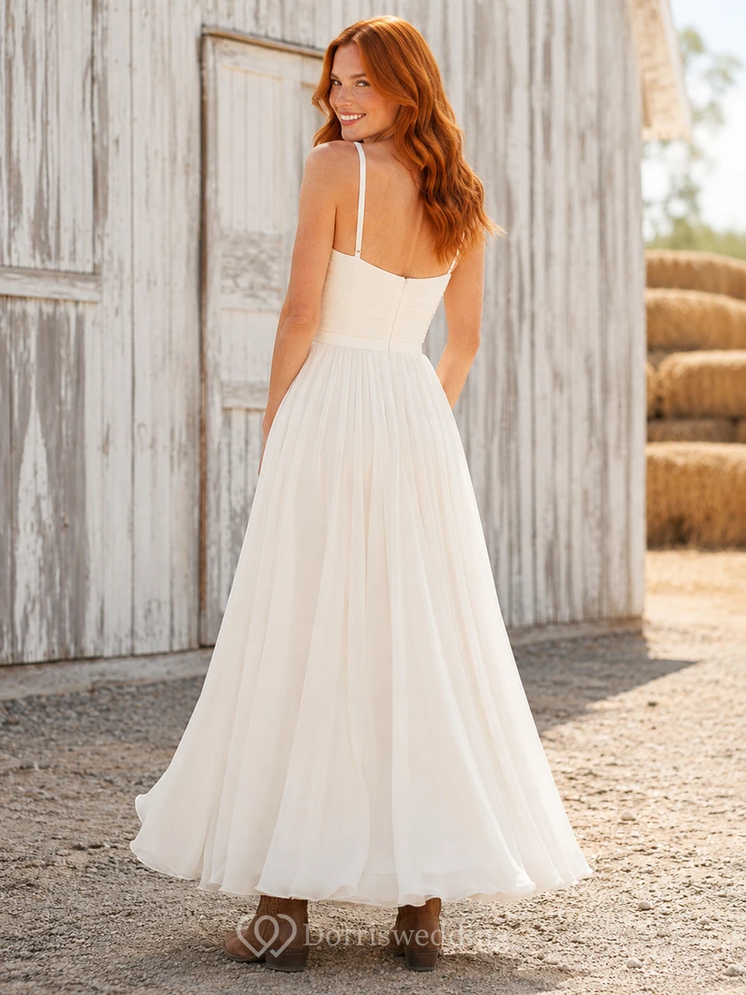 Robe de mariée de maternité en mousseline à épaules dénudées et manches cloche, style jardin view 2