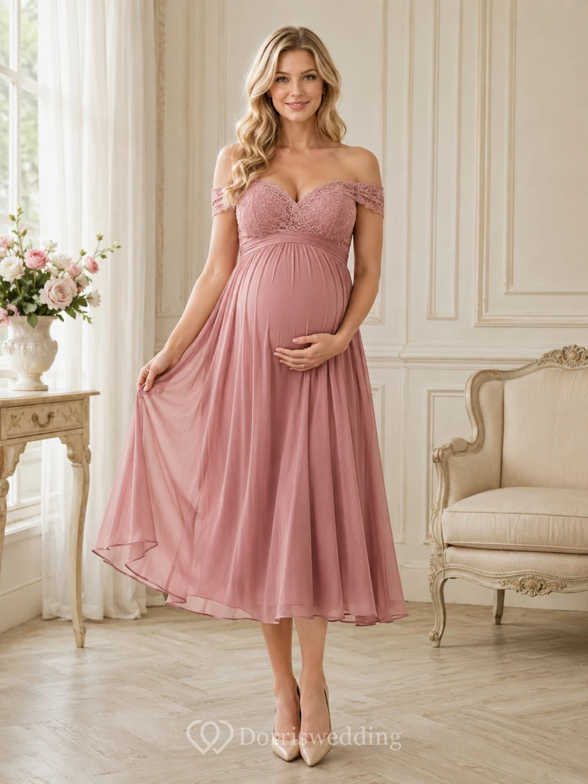 Robe de maternité vintage rose poudré à épaules dénudées en dentelle et mousseline, coupe trapèze, longueur thé