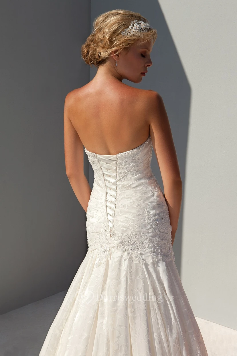 Floor-Length Sleeveless Appliqued Sweetheart Lace Wedding Dress With Ruching And Beading view 4